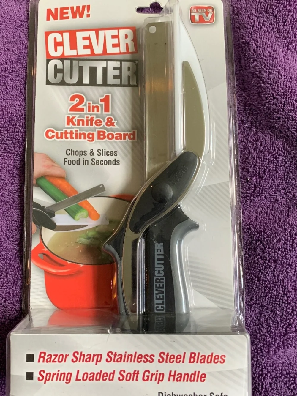 New Clever Cutter 2 in 1 Knife & Cutting Board